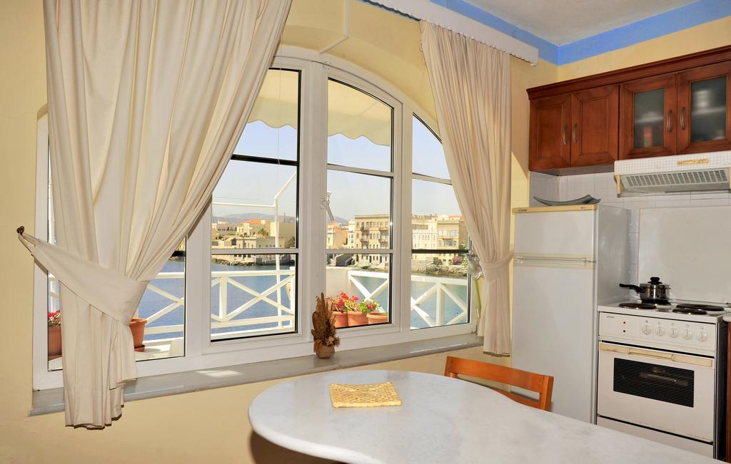 Sea Colours Rooms & Apartments إرموبولّي الغرفة الصورة
