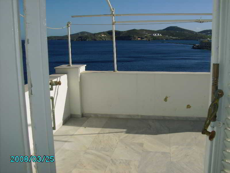 Sea Colours Rooms & Apartments إرموبولّي المظهر الخارجي الصورة